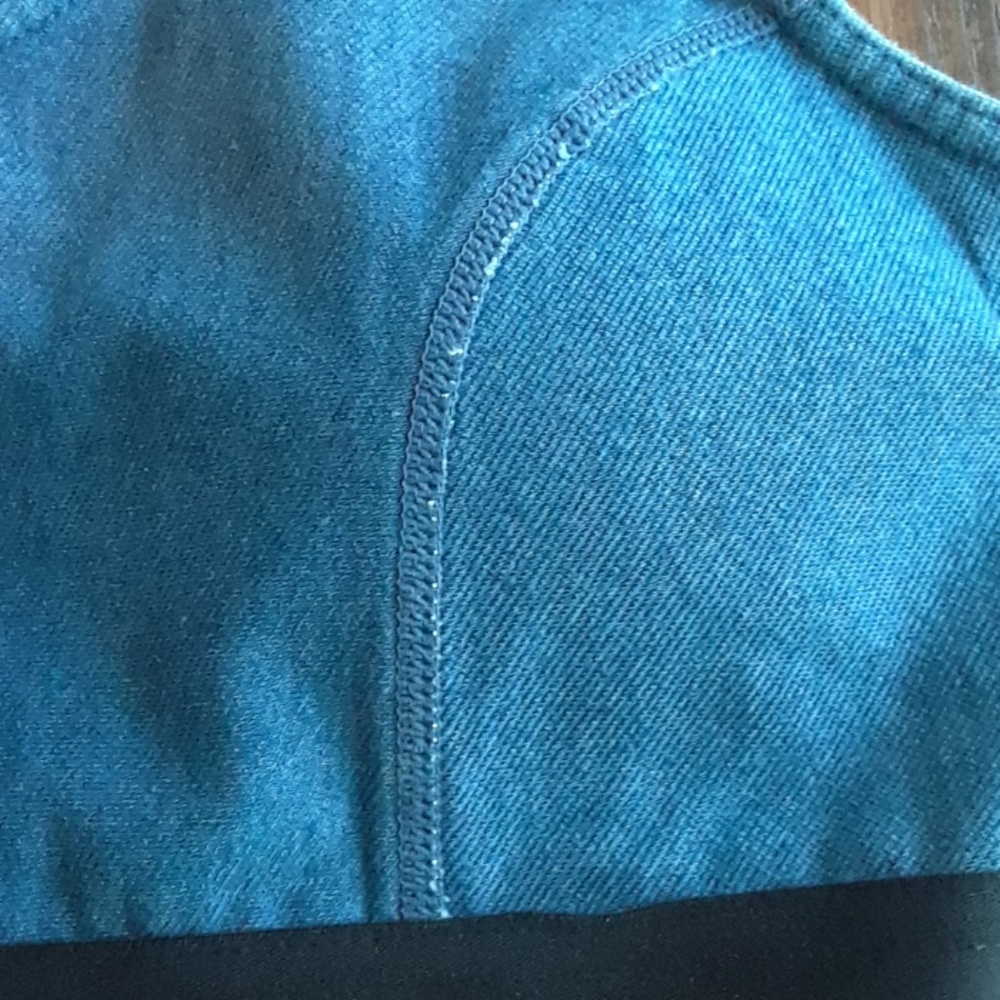 Top - Picture 2 of 4